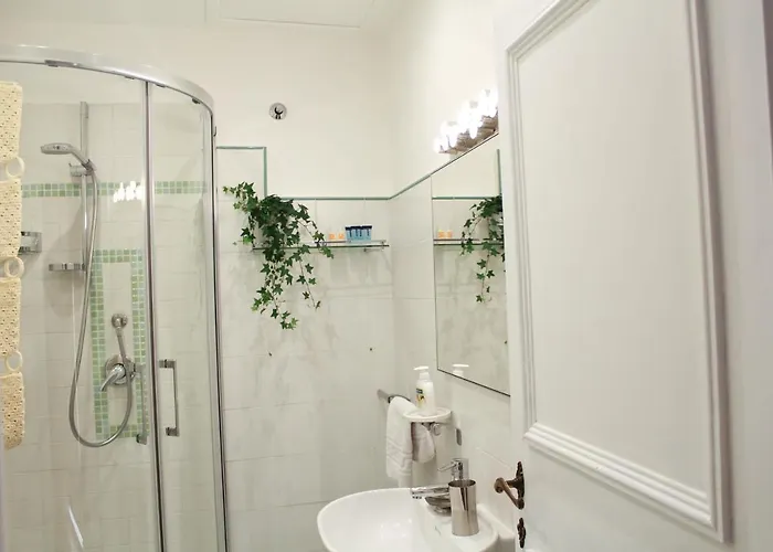 Apartment Sophisticated Decor Rom