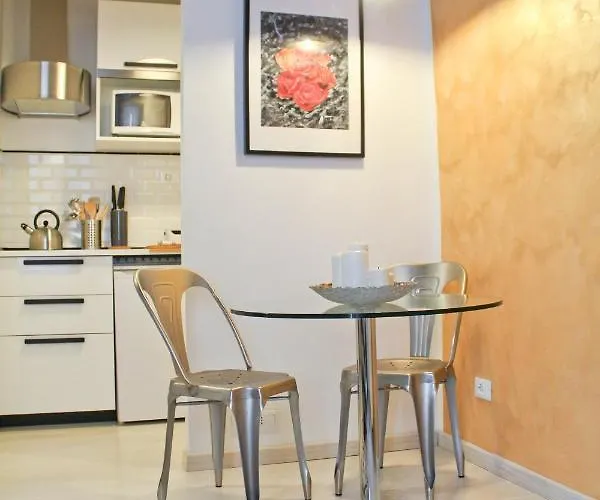 Sophisticated Decor * Rom