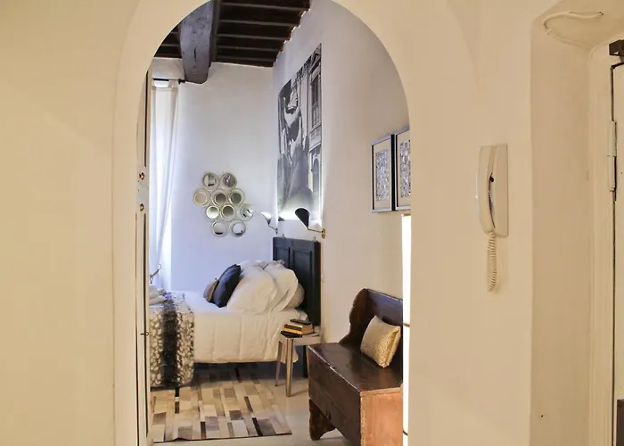 Sophisticated Decor * Rom